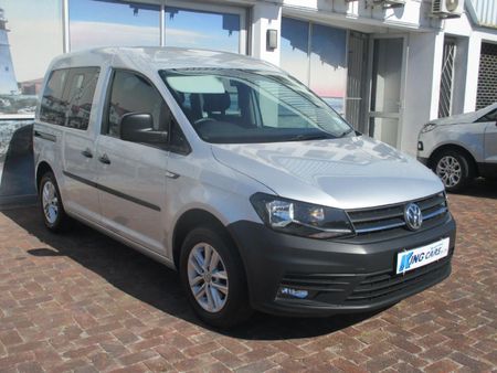2020-Volkswagen-Caddy-CrewBus-16i_3