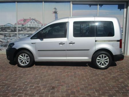 2020-Volkswagen-Caddy-CrewBus-16i_4