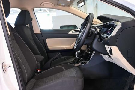 2024-Volkswagen-Polo-Sedan-10TSI-Life_11