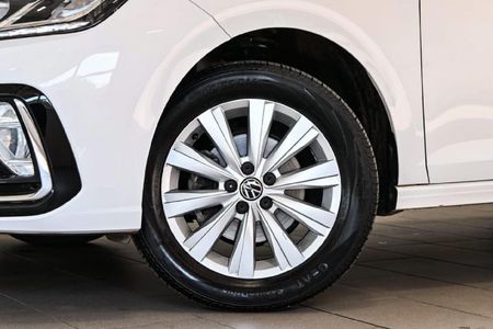 2024-Volkswagen-Polo-Sedan-10TSI-Life_4