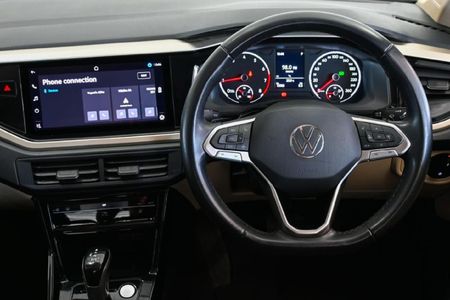 2024-Volkswagen-Polo-Sedan-10TSI-Life_6