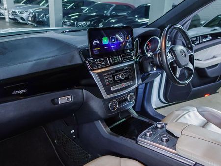2015-Mercedes-Benz-GL-350-Bluetec_15