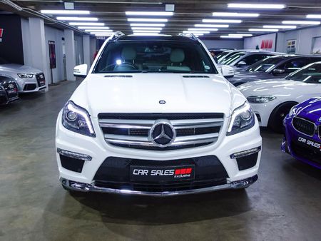 2015-Mercedes-Benz-GL-350-Bluetec_3