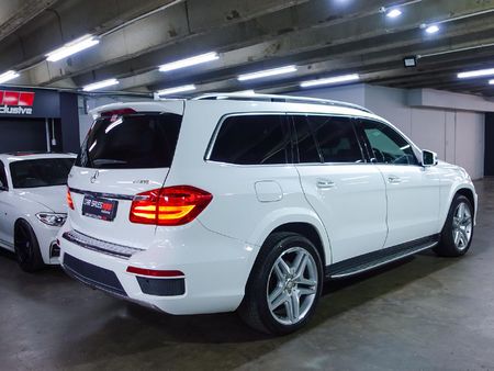 2015-Mercedes-Benz-GL-350-Bluetec_6