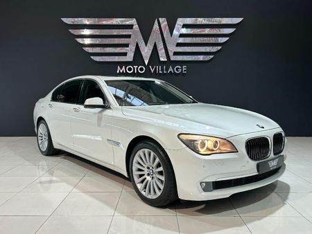 2010-BMW-7-Series-740i_0