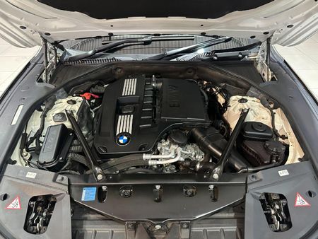 2010-BMW-7-Series-740i_14