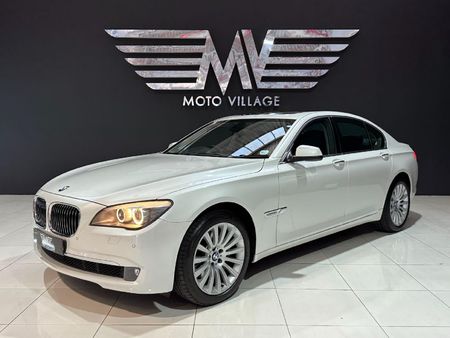2010-BMW-7-Series-740i_2