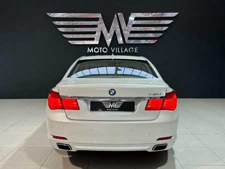 2010-BMW-7-Series-740i_5
