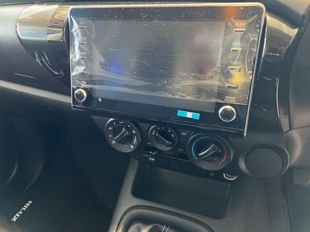 2026-Toyota-Hilux-24-GD-6-EC-6MT_12