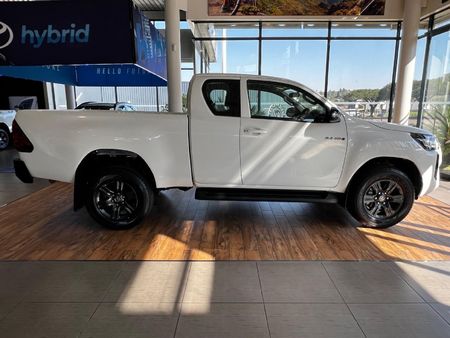 2026-Toyota-Hilux-24-GD-6-EC-6MT_3