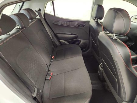 2025-Hyundai-Grand-i10-10-Fluid_16