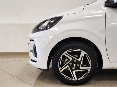 2025-Hyundai-Grand-i10-10-Fluid_6