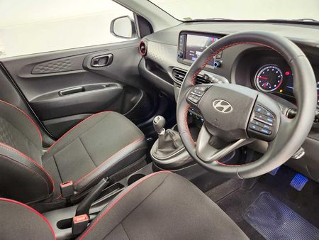 2025-Hyundai-Grand-i10-10-Fluid_7