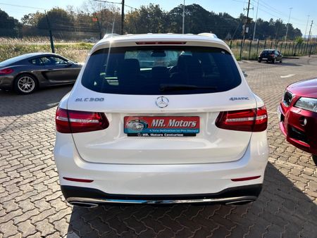 2015-Mercedes-Benz-GLC-300-AMG_5