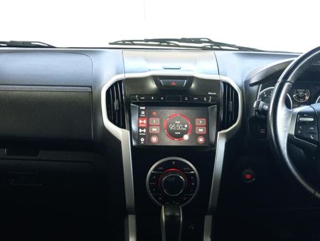 2019-Isuzu-D-Max-300-LX-4x4-Auto-Double-Cab_16
