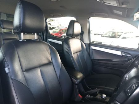 2019-Isuzu-D-Max-300-LX-4x4-Auto-Double-Cab_18