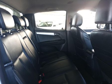 2019-Isuzu-D-Max-300-LX-4x4-Auto-Double-Cab_19