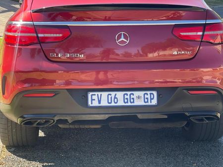 2017-Mercedes-Benz-GLE-Coupe-350d-4Matic_4