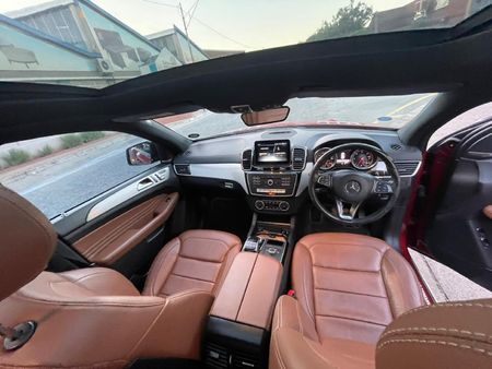 2017-Mercedes-Benz-GLE-Coupe-350d-4Matic_5