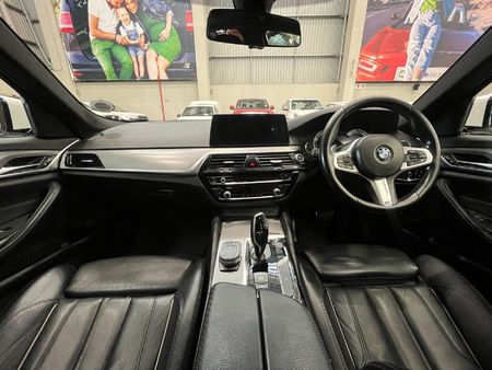 2019-BMW-5-Series-520i-M-Sport-Auto_9