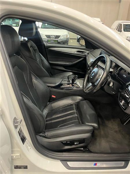2019-BMW-5-Series-520i-M-Sport-Auto_11