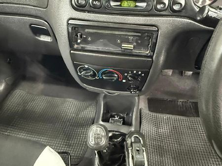 2001-Ford-Fiesta-1600-Sport_8