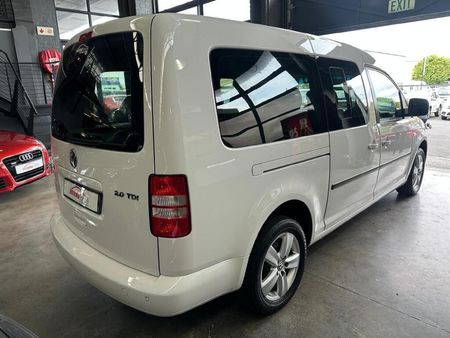 2015-Volkswagen-Caddy-Maxi-20-TDI-Trendline_4