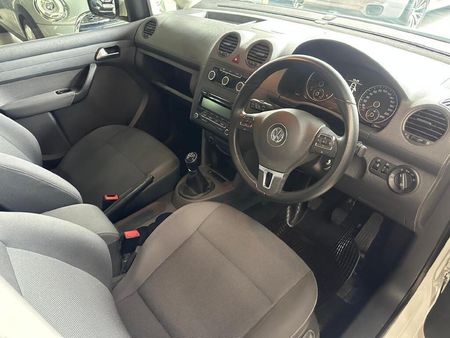 2015-Volkswagen-Caddy-Maxi-20-TDI-Trendline_8