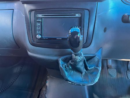 2005-Mercedes-Benz-Vito-115-CDI-CrewBus_10