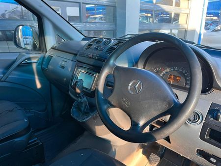 2005-Mercedes-Benz-Vito-115-CDI-CrewBus_8