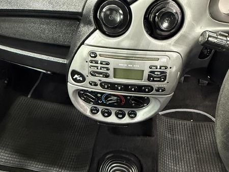 2006-Ford-Ka-13_7