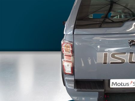 2025-Isuzu-D-Max-19-DDI-HR-X-Rider-Double-Cab_17
