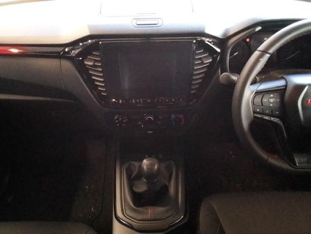2025-Isuzu-D-Max-19-DDI-HR-X-Rider-Double-Cab_8