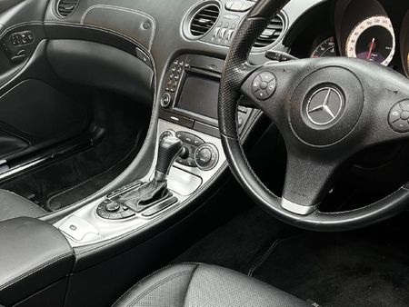 2012-Mercedes-Benz-SL-Night-edition_7