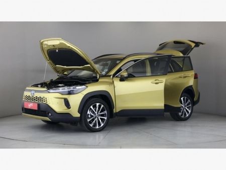 2025-Toyota-Corolla-Cross-18-XR-Hybrid_9