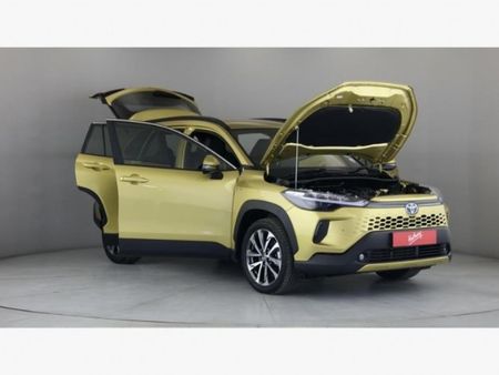 2025-Toyota-Corolla-Cross-18-XR-Hybrid_11
