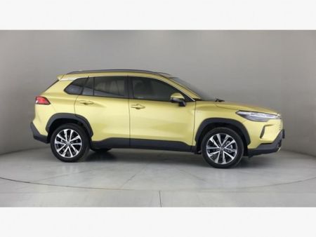 2025-Toyota-Corolla-Cross-18-XR-Hybrid_17