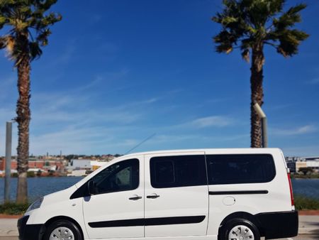 2010-Peugeot-Expert-20-HDi-Tepee_4
