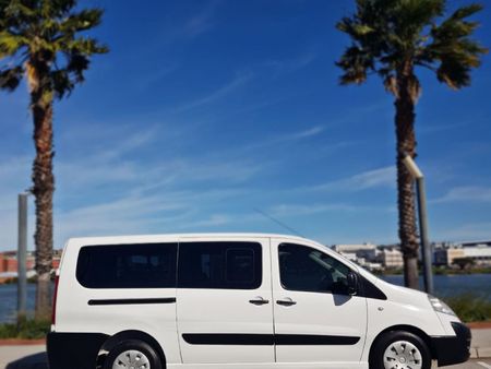 2010-Peugeot-Expert-20-HDi-Tepee_5