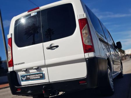 2010-Peugeot-Expert-20-HDi-Tepee_8