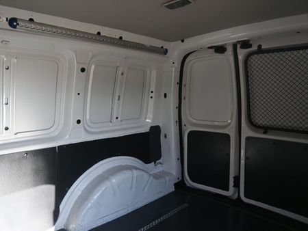 2013-Volkswagen-Caddy-20-TDI-81kW-Panel-Van_12