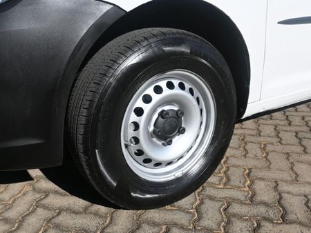 2013-Volkswagen-Caddy-20-TDI-81kW-Panel-Van_14