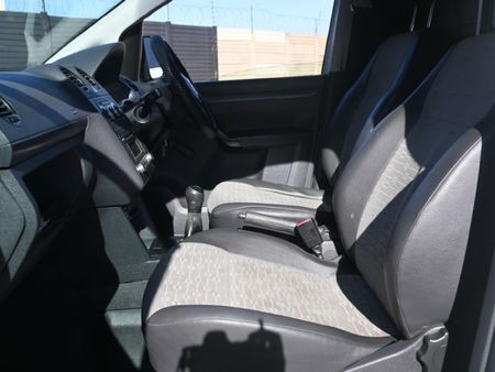 2013-Volkswagen-Caddy-20-TDI-81kW-Panel-Van_5