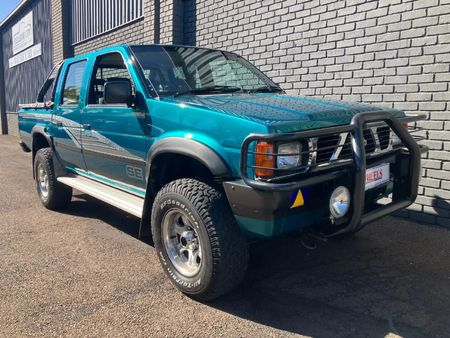 1997-Nissan-Hardbody-30-4x4-SE-Double-Cab_0