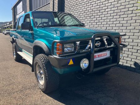 1997-Nissan-Hardbody-30-4x4-SE-Double-Cab_1