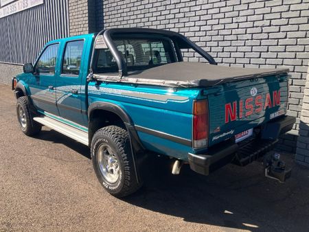 1997-Nissan-Hardbody-30-4x4-SE-Double-Cab_3