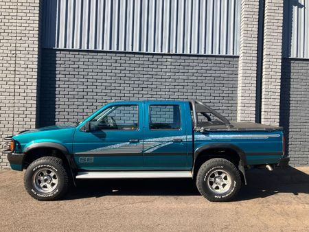 1997-Nissan-Hardbody-30-4x4-SE-Double-Cab_4