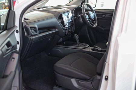 2025-Isuzu-D-Max-19-DDI-L-4x4-Auto-Single-Cab_5
