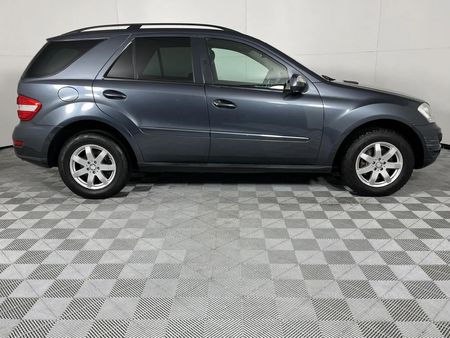 2009-Mercedes-Benz-ML-350-Auto_19