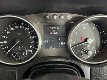 2009-Mercedes-Benz-ML-350-Auto_2